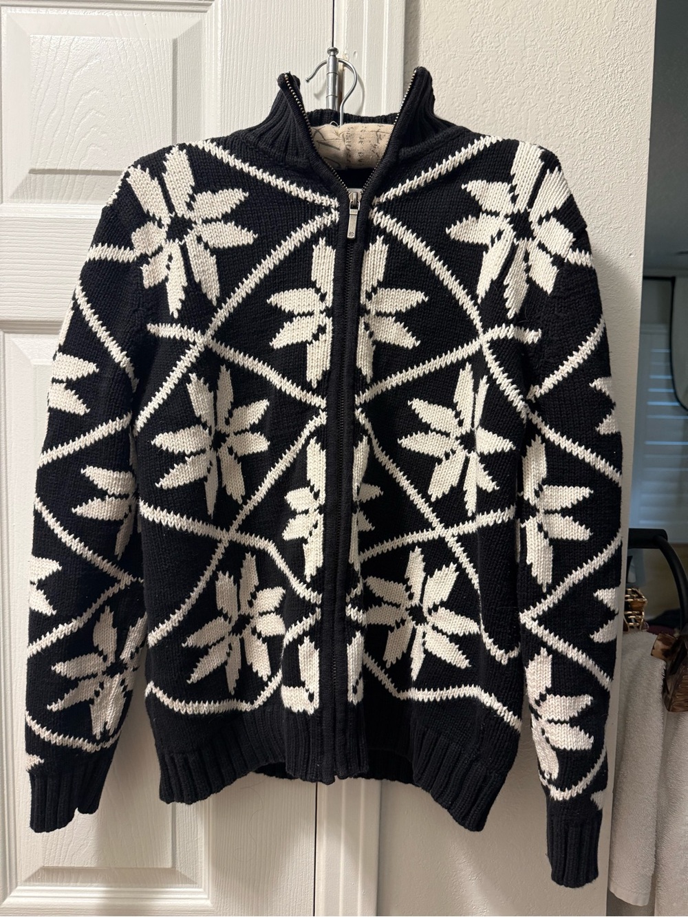 Jones New York Black & Cream Zip-Up Knit Cardigan with Floral Geometric Pattern